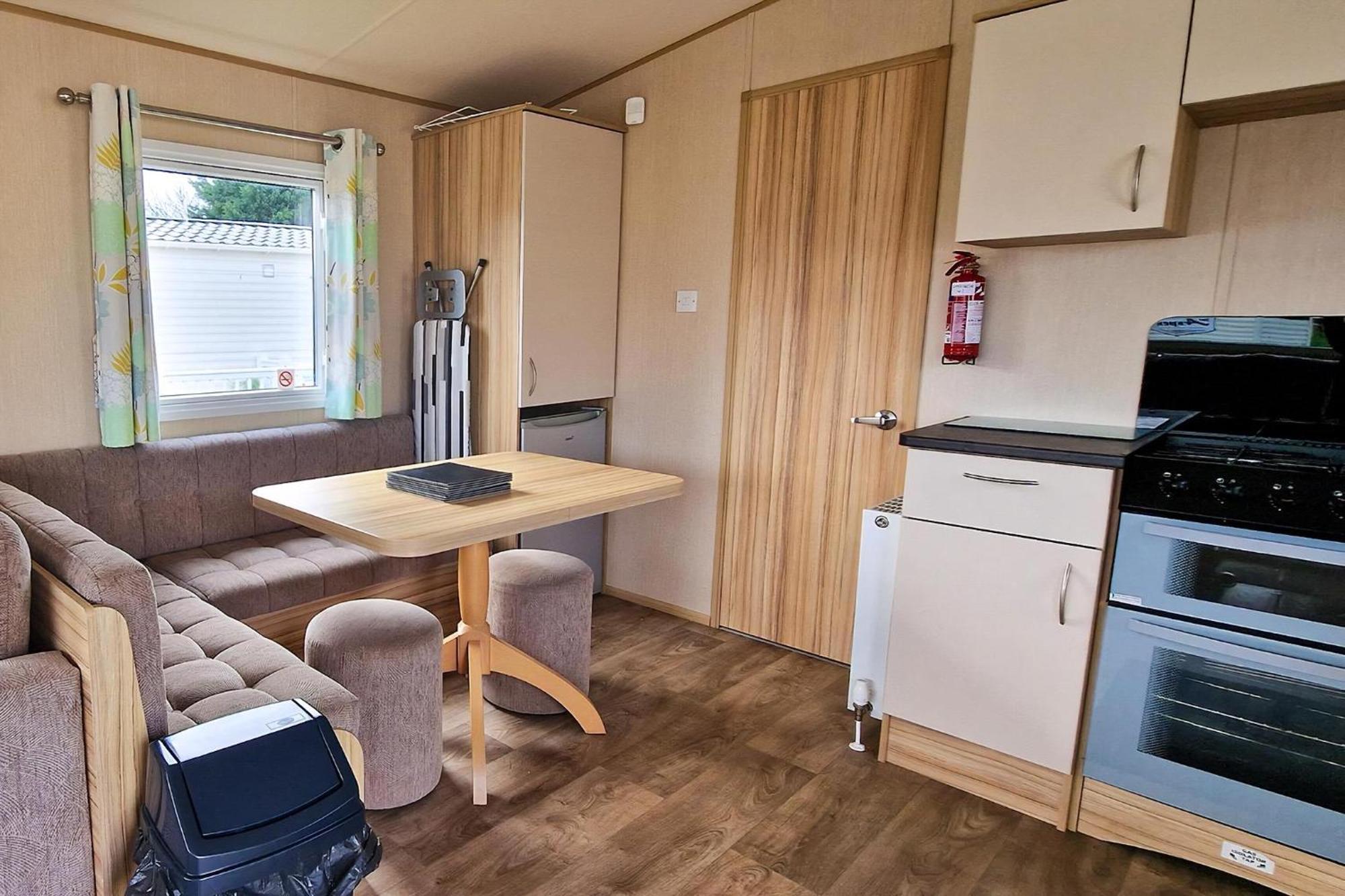 8 Berth Caravan For Hire At Manor Park Near To A Great Beach Ref 23041C Hunstanton Ngoại thất bức ảnh