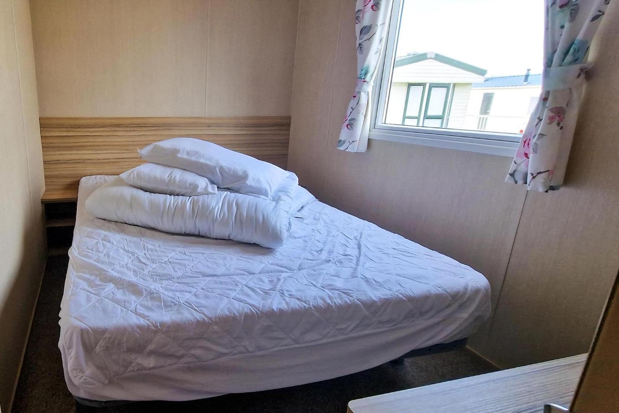 8 Berth Caravan For Hire At Manor Park Near To A Great Beach Ref 23041C Hunstanton Ngoại thất bức ảnh